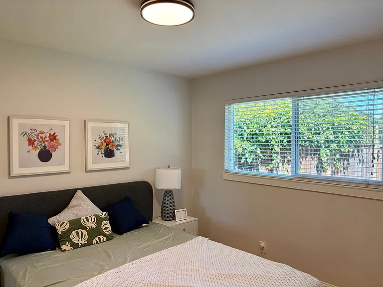 1190 Arlington Ln — Photo 6