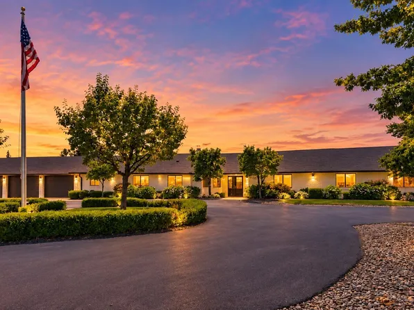7102 Scenic Dr, Yakima, WA 98908