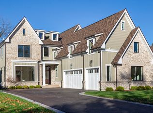 2060 Brentwood Rd, Northbrook, IL 60062