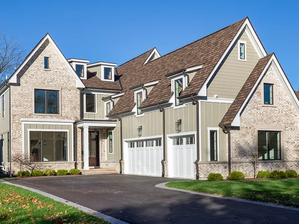 2060 Brentwood Rd, Northbrook, IL 60062