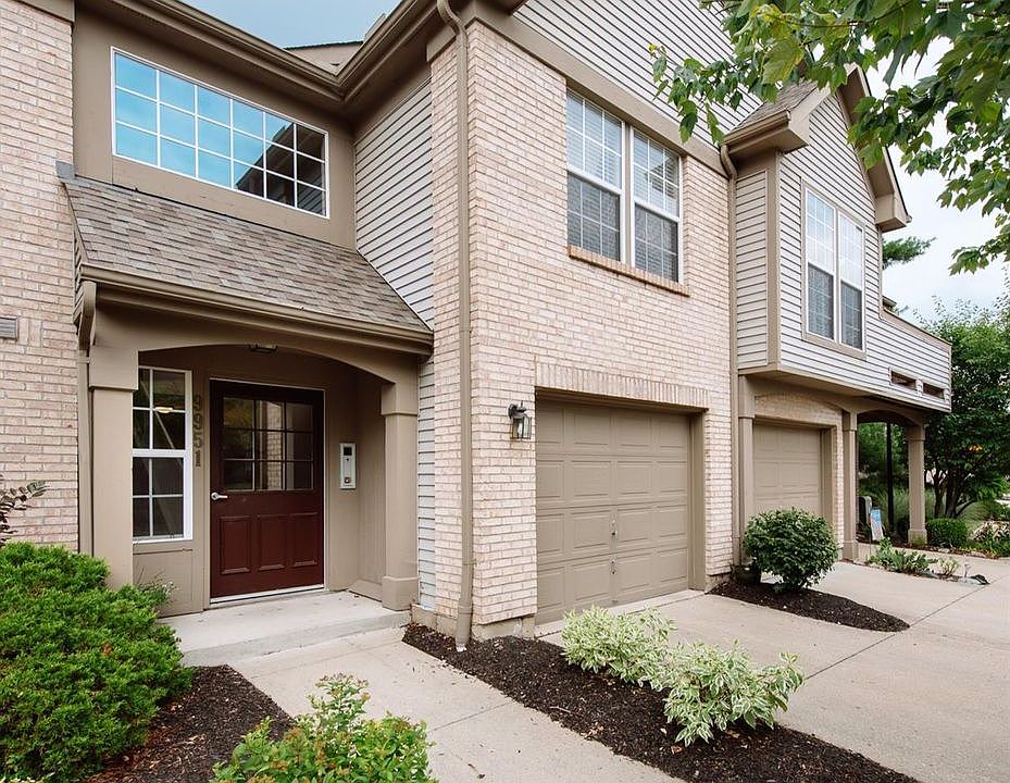 1st image of 9951 Shorewood Ln Unit H