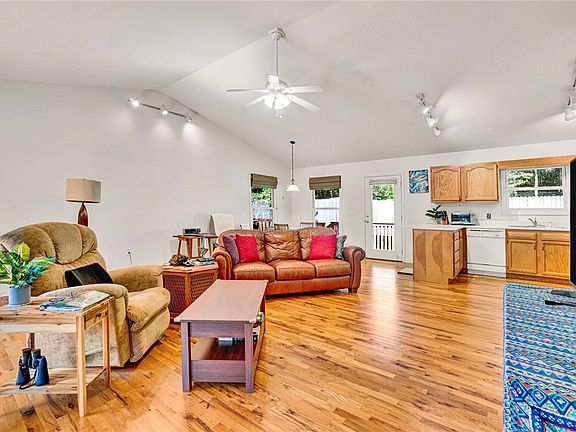 5th image of 114 Summersweet Ln