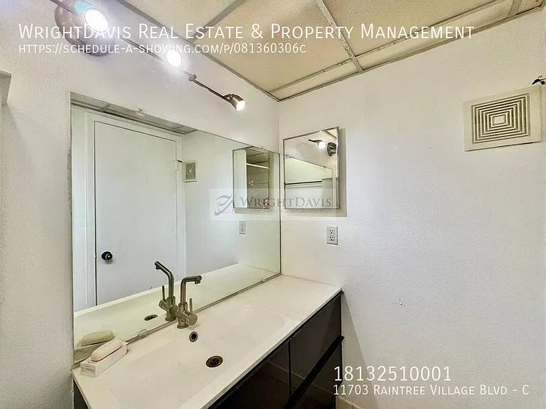 11703 Raintree Village Blvd #C — Photo 14