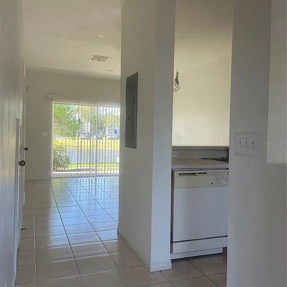 Savannah Wood Dr — Photo 28