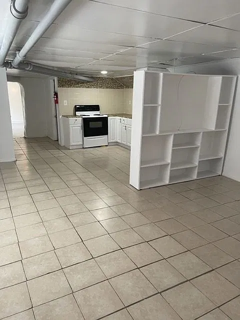 Spacious Lower-Level 2-Bedroom Apartment with Water Included — Photo 1