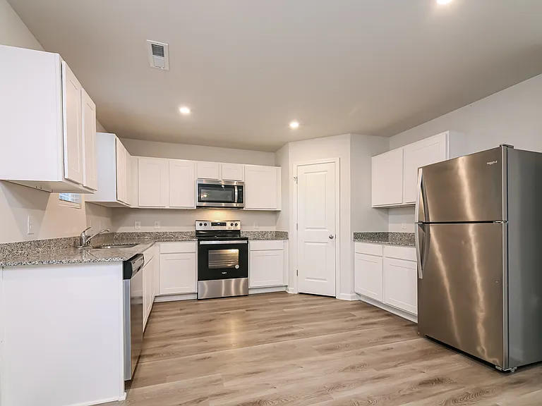 2400 Harbor Cv SW — Photo 5