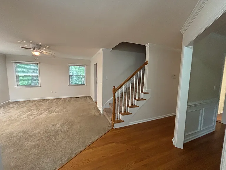 136 Trafalgar Ln — Photo 5