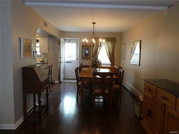 5th image of 106 Somerset Dr