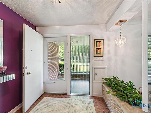 3rd image of 3468 Hughes Blvd