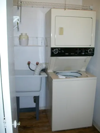 1021 W Dakin St #2E — Photo 8