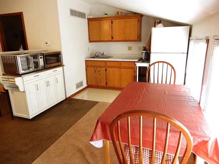 2319 Patricia Ln — Photo 2