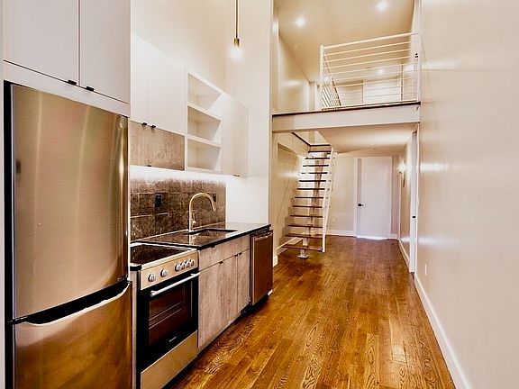 3rd image of 243 Suydam St #4N