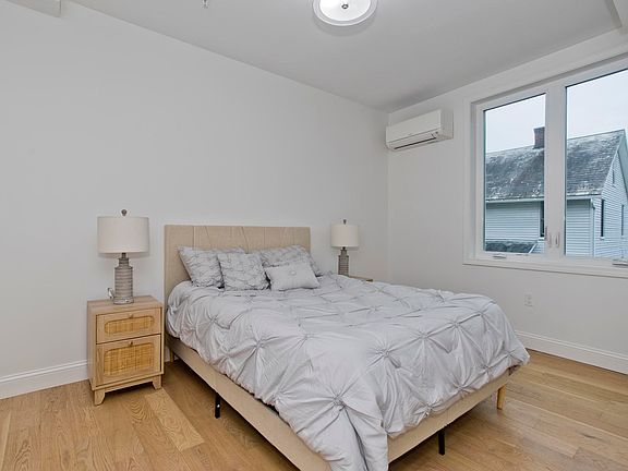 4th image of 107 Williams St #2B