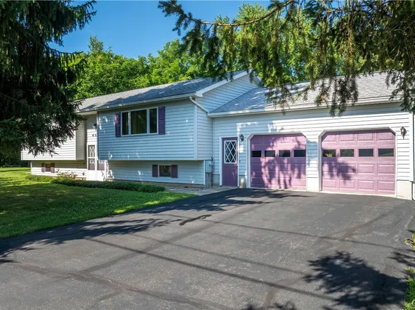 460 N 6th St, Fulton, NY 13069