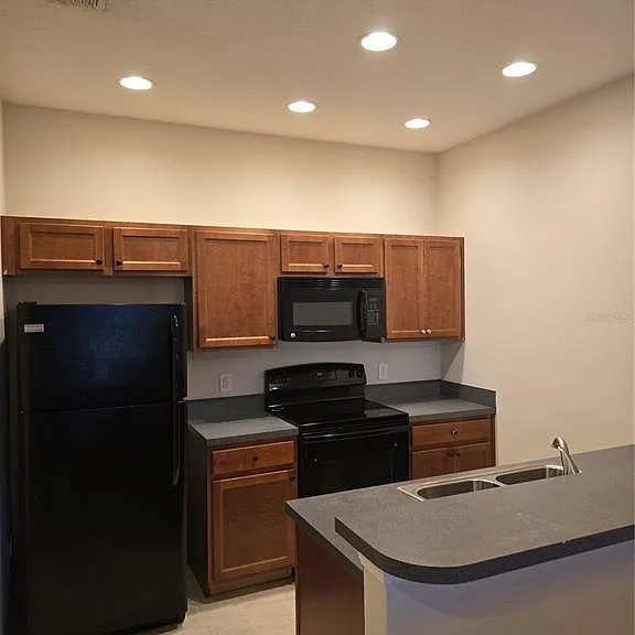 1852 Coriander Dr — Photo 3