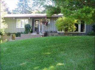 351 S Circle Dr, Palatine, IL 60067