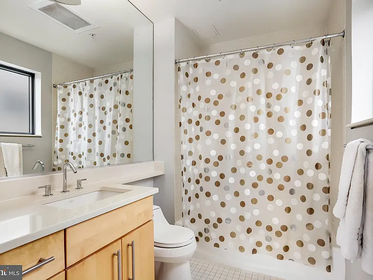 1435 Chapin St NW #206 — Photo 11