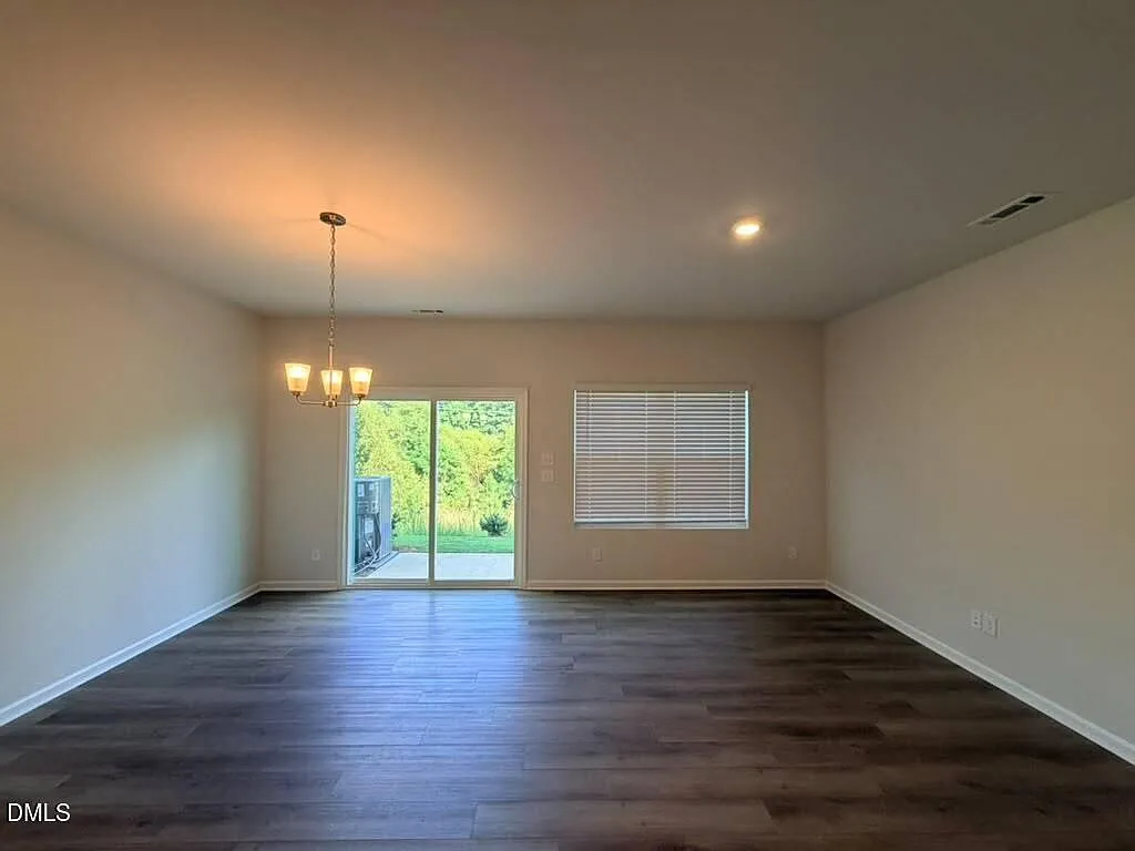3 bed, 2.5 bath, 1672 sqft, $1,995 — Photo 4