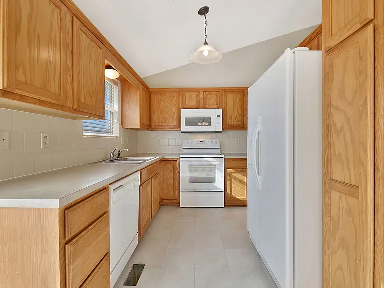221 S Maize Rd #32 — Photo 12