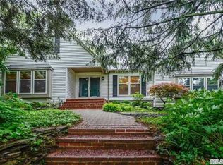 44 Gnarled Hollow Rd, East Setauket, NY 11733