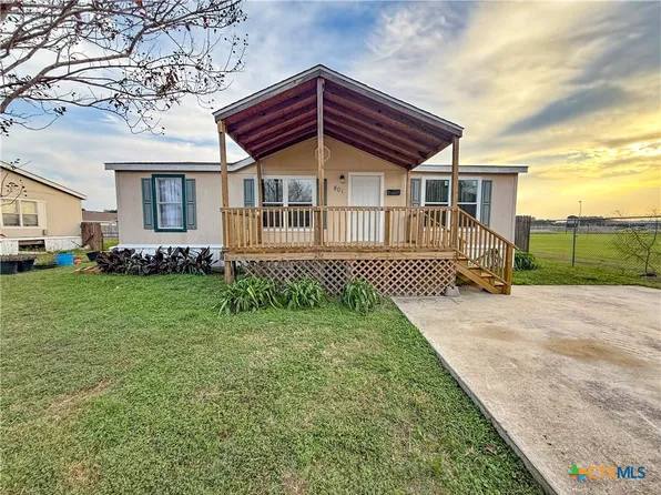 801 E Mesquite Ln, Victoria, TX 77901