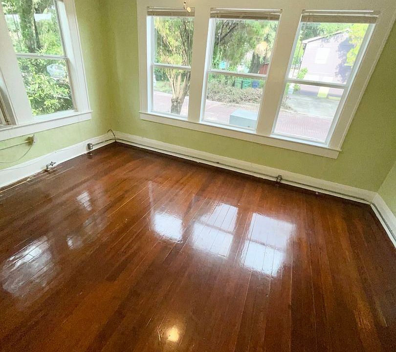 1st image of 304 N Westland Ave #12434993