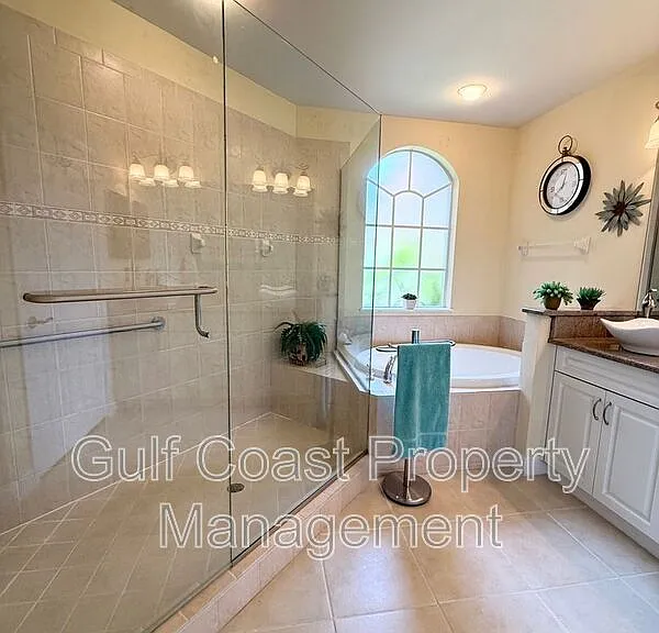 13860 Avon Park Cir — Photo 8