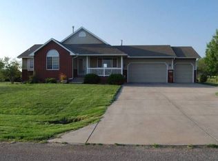 1020 Douglas Dr, Sedgwick, KS 67135