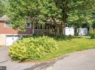 110 Circle Rd, Millersville, PA 17551