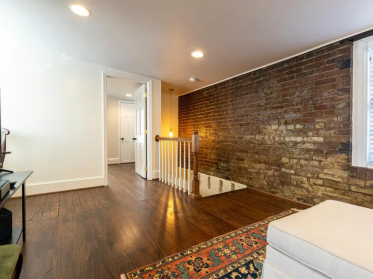 1333 29th St NW — Photo 14
