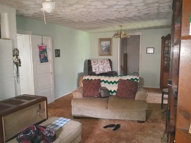 401 E Main St — Photo 7
