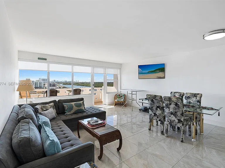 3111 N Ocean Dr #1110 — Photo 5