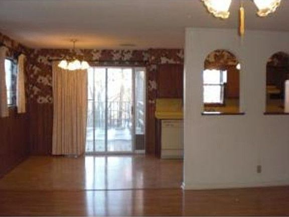 5th image of 8004 Cedar Dr