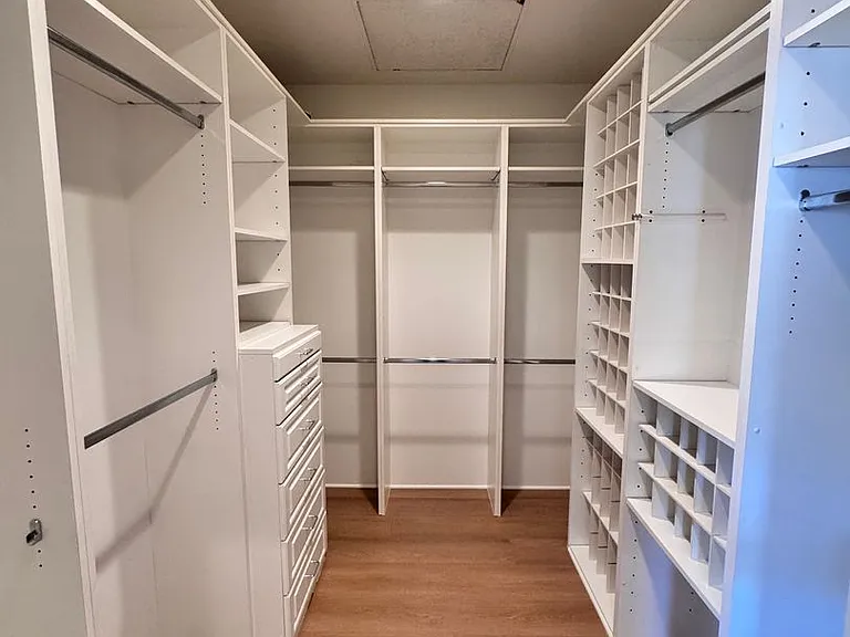 326 Manila Ave — Photo 47