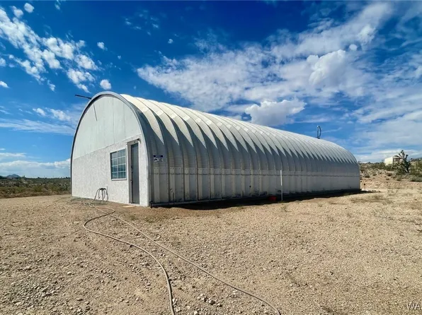 1090 Crescent Dr, Meadview, AZ 86444