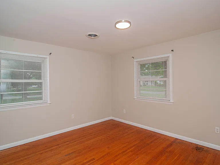 699 S Old Mill Rd — Photo 6