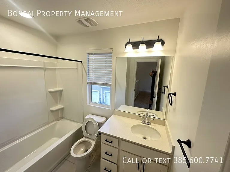 11723 S Leander Dr — Photo 13
