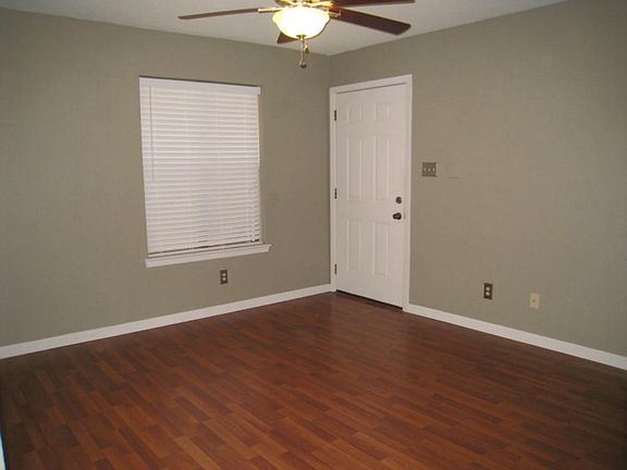4th image of 2500 Burleson Rd APT 402