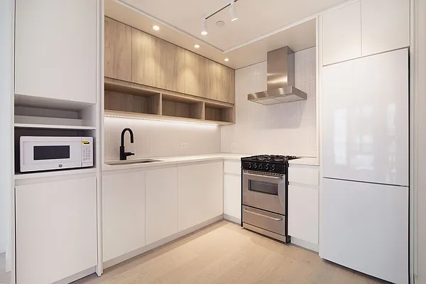 Rented by REAL New York | media 17