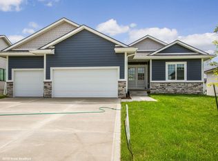 14708 Bentwood Cir, Urbandale, IA 50323