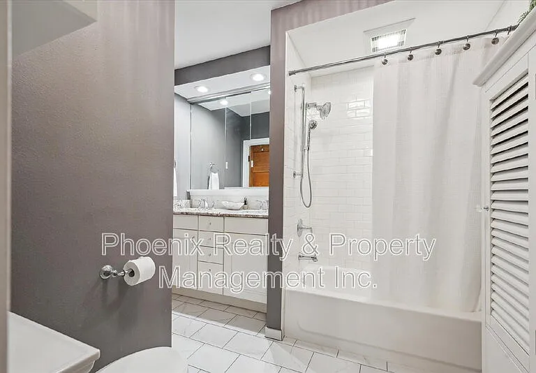 211 E Geneseo St — Photo 15