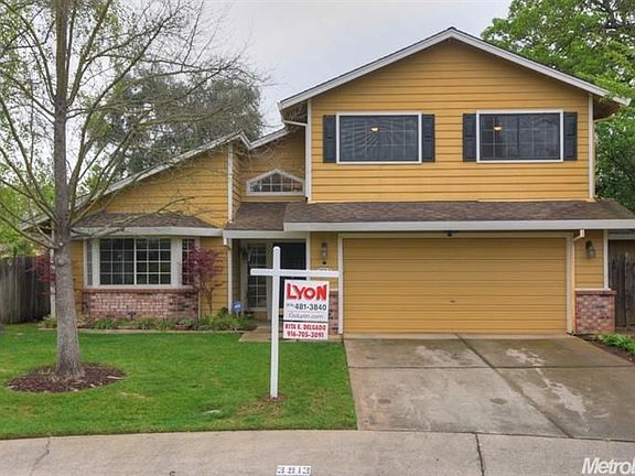 3rd image of 3913 Woodpointe Cir