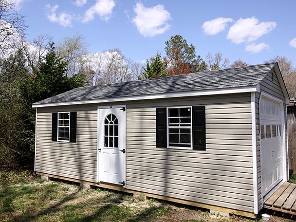 5th image of 8995 Woodlawn Dr