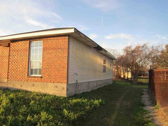 3rd image of 2509 Memorial Park Dr