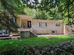 19 Mountainside Ln, Stony Pt, NY 10980