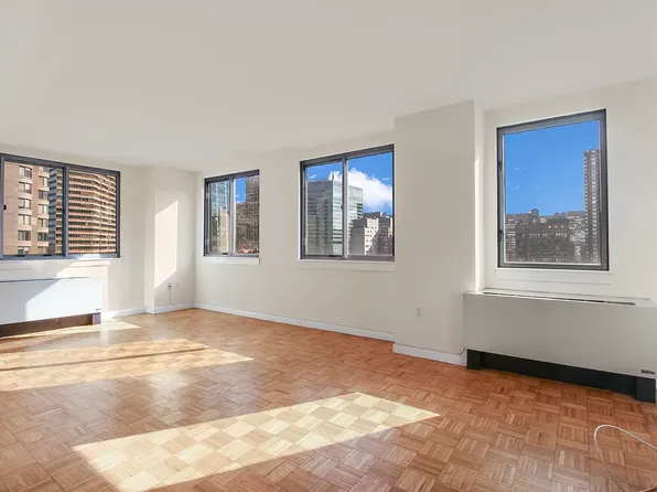 308 E 38th St, New York, NY