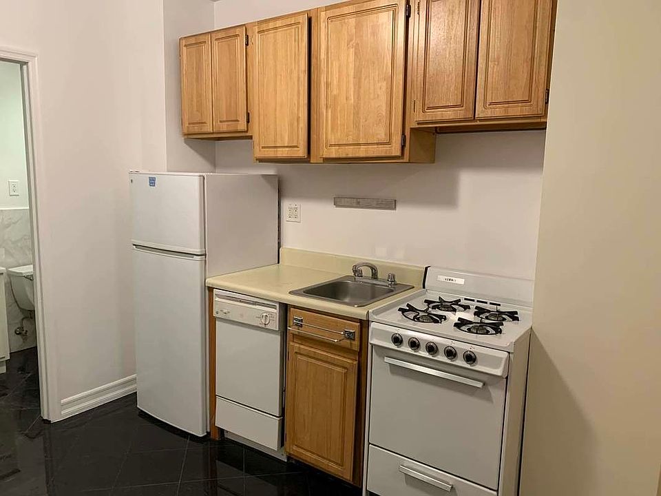 1st image of 339 E 81st St #2