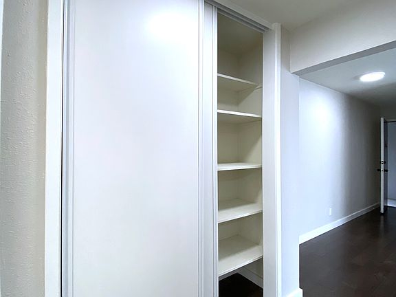 3rd image of 200 Guerrero St