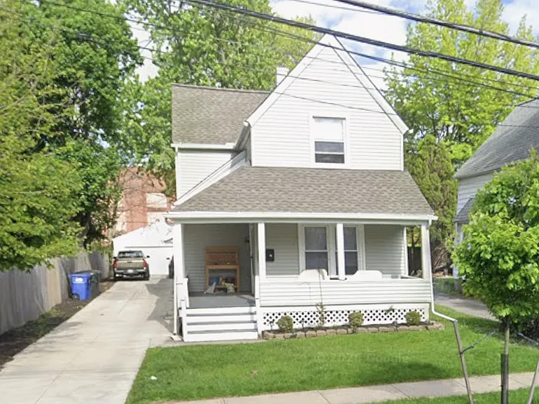 3 bed, 1100 sqft, $1,450 — Photo 2