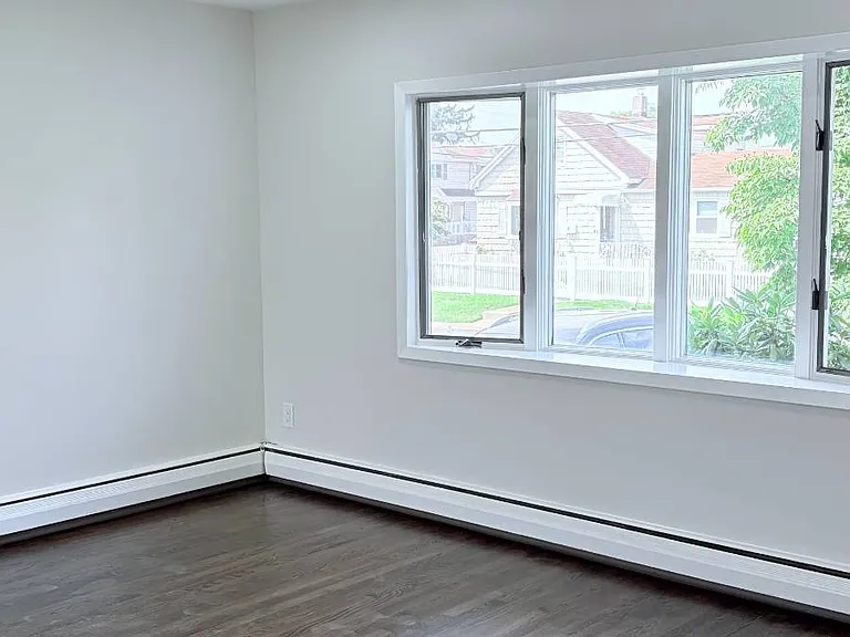 158 Burns Ave — Photo 5